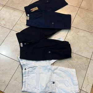 3 Levi’s cargo shorts bundle. Navy blue, blank, white colors